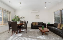 2/5a Chatfield Street, Kingsville, Vic 3012
