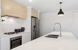 7 Edgbaston Crescent, Port Kennedy, WA 6172