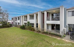 6/22 Scrubwren Circuit, Alkimos, WA 6038