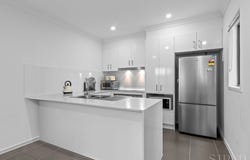 2/163 Douglas Street, Oxley, Qld 4075