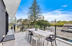 303/372-374 Marine Parade, Labrador, Qld 4215