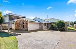 54 Helsham Street, Point Vernon, Qld 4655