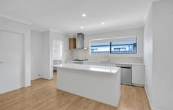 11 Flame Rd, Kalkallo, Vic 3064