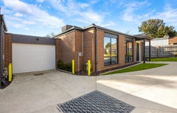 3/9  Cherryplum Court, Cranbourne North, Vic 3977