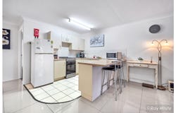 1&2/8 Poole Street, Kawana, Qld 4701
