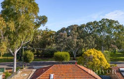 12 Brathwaite Road, Lockridge, WA 6054