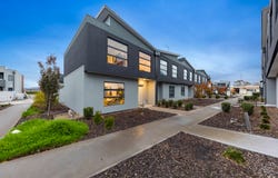 1 Roller Walk, Pakenham, Vic 3810