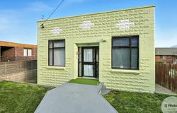 167 East Derwent Highway, Lindisfarne, Tas 7015