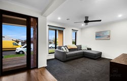 12 Freshman Avenue, Clyde, Vic 3978