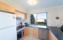16/2 Bos Drive, Coomera, Qld 4209