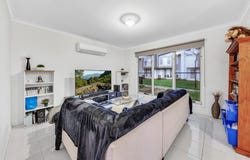 14 Pebblebeach Path, Cranbourne, Vic 3977