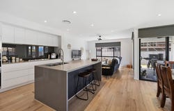 5 Moores Road, Redland Bay, Qld 4165