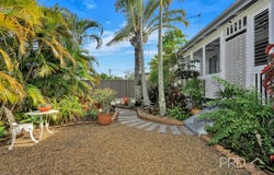 18 King Street, Urangan, Qld 4655