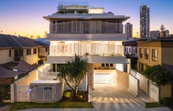 2/34 Tedder Avenue, Main Beach, Qld 4217