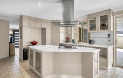 310 Whitehill Road, Flinders View, Qld 4305