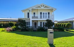 68 Emperor Street, Tin Can Bay, Qld 4580
