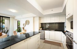 207/2685-2689 Gold Coast Highway, Broadbeach, Qld 4218