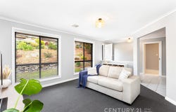 31 Dunalbyn Drive, Aberfoyle Park, SA 5159