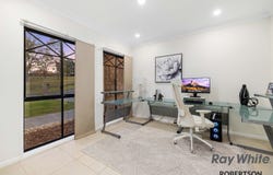 19 Regency Place, Stretton, Qld 4116