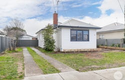 84 Rowlands Street, Sebastopol, Vic 3356