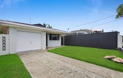 76 Chainey Avenue, Miami, Qld 4220