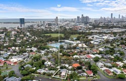 10 Lind Avenue, Southport, Qld 4215