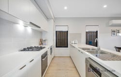 18 Friesian Avenue, Taylors Lakes, Vic 3038