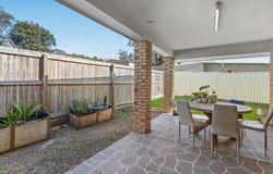 10 Reynolds Street, Carindale, Qld 4152