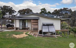 71 Red Hill Road, Raglan, Vic 3373