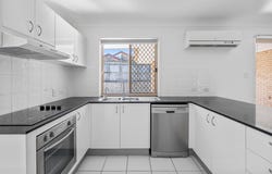 6 Shearwater Street, Loganlea, Qld 4131