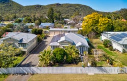 24 Richard Street, Esk, Qld 4312