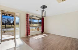 33 Old Sydney Road, Queanbeyan, NSW 2620
