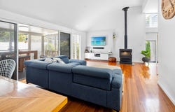9 Charles Parry Street, Crescent Head, NSW 2440