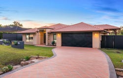 11 Glenelg Pl, Parkinson, Qld 4115