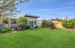 6 Hamilton Court, Breakwater, Vic 3219