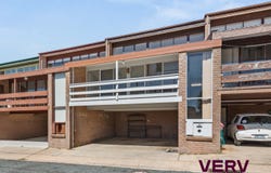 62 Barnet Close, Phillip, ACT 2606