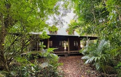 22 Cutten St, Bingil Bay, Qld 4852