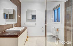 2 Allambee Drive, Harkness, Vic 3337