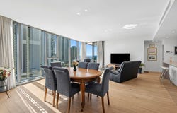 808/12 Philip Ave, Broadbeach, Qld 4218