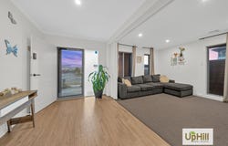 27 Stonefox Circuit, Clyde North, Vic 3978