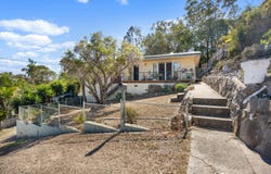 8 Warren Street, West Gladstone, Qld 4680