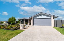 2 Waterside Way, Eli Waters, Qld 4655