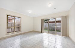 2/1 Pasley Street, Sunbury, Vic 3429