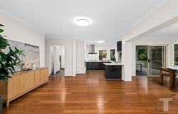 16 Spanish Court, Carindale, Qld 4152