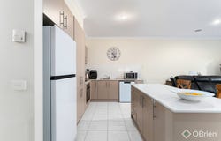 3/16-20 Honeysuckle Close, Pakenham, Vic 3810