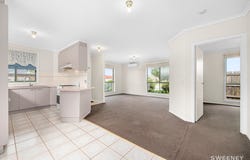 1a Warren Court, Altona Meadows, Vic 3028