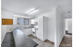 1/143 Denham Street, Allenstown, Qld 4700