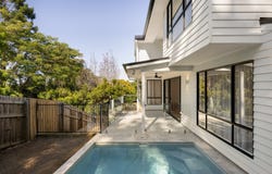 6 Sixth Avenue, Bardon, Qld 4065
