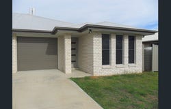 2/32 Bishop Drive, Miles, Qld 4415