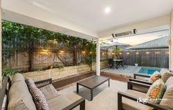 4 Hinkler Way, Park Ridge, Qld 4125